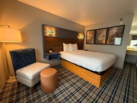 Escritorio y espacio para trabajar con laptop