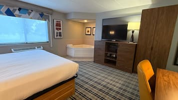 デスク、ノートパソコン用作業スペース、防音設備、アイロン / アイロン台