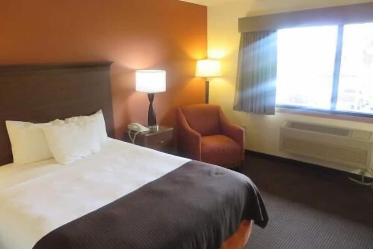 Desk, laptop workspace, soundproofing, iron/ironing board