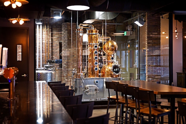 2 restaurants, breakfast, lunch, dinner served; Italian cuisine