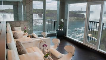 Couples treatment room(s), hot tub, body treatments, hydrotherapy