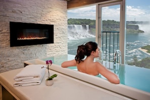 Couples treatment rooms, hot tub, body treatments, hydrotherapy - Sheraton Fallsview Hotel (Niagara Falls)