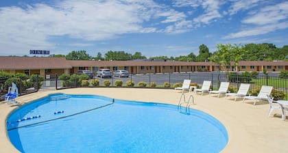 Knights Inn Mount Airy