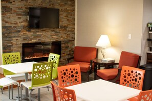 Free continental breakfast 