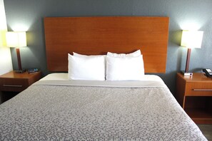Escritorio, wifi gratis y ropa de cama 
