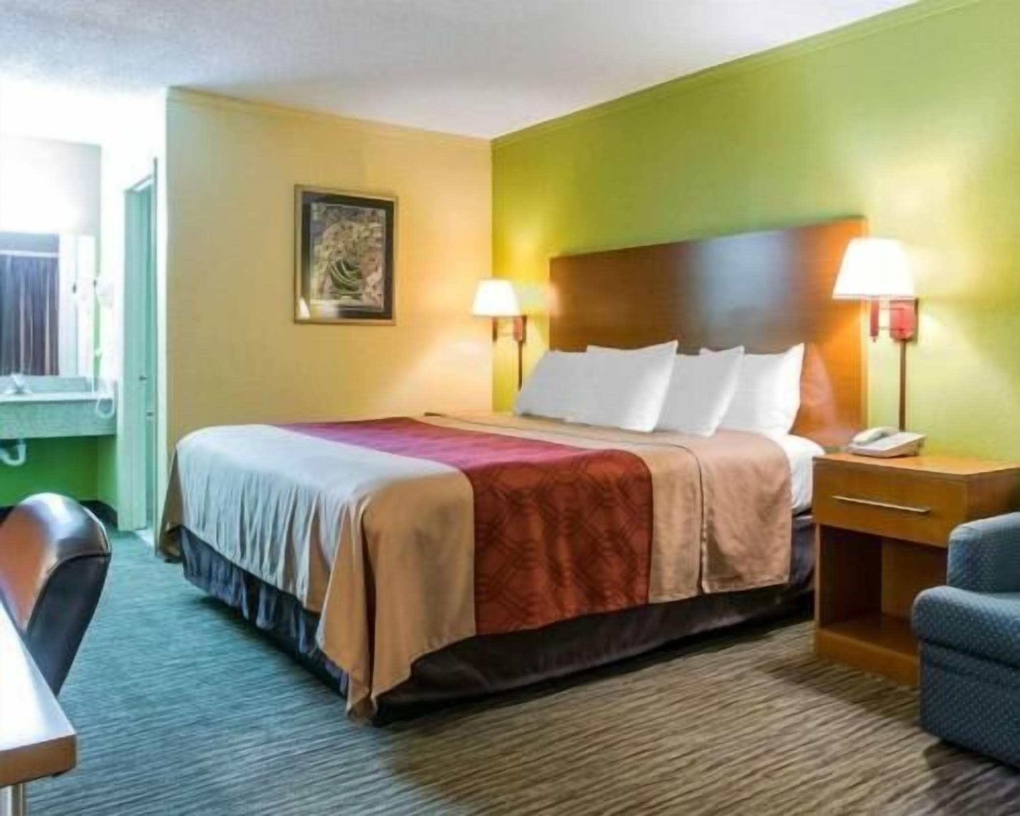 Escrivaninha, Wi-Fi de cortesia, roupa de cama