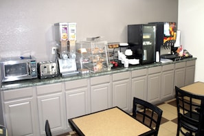 Café da manhã continental grátis