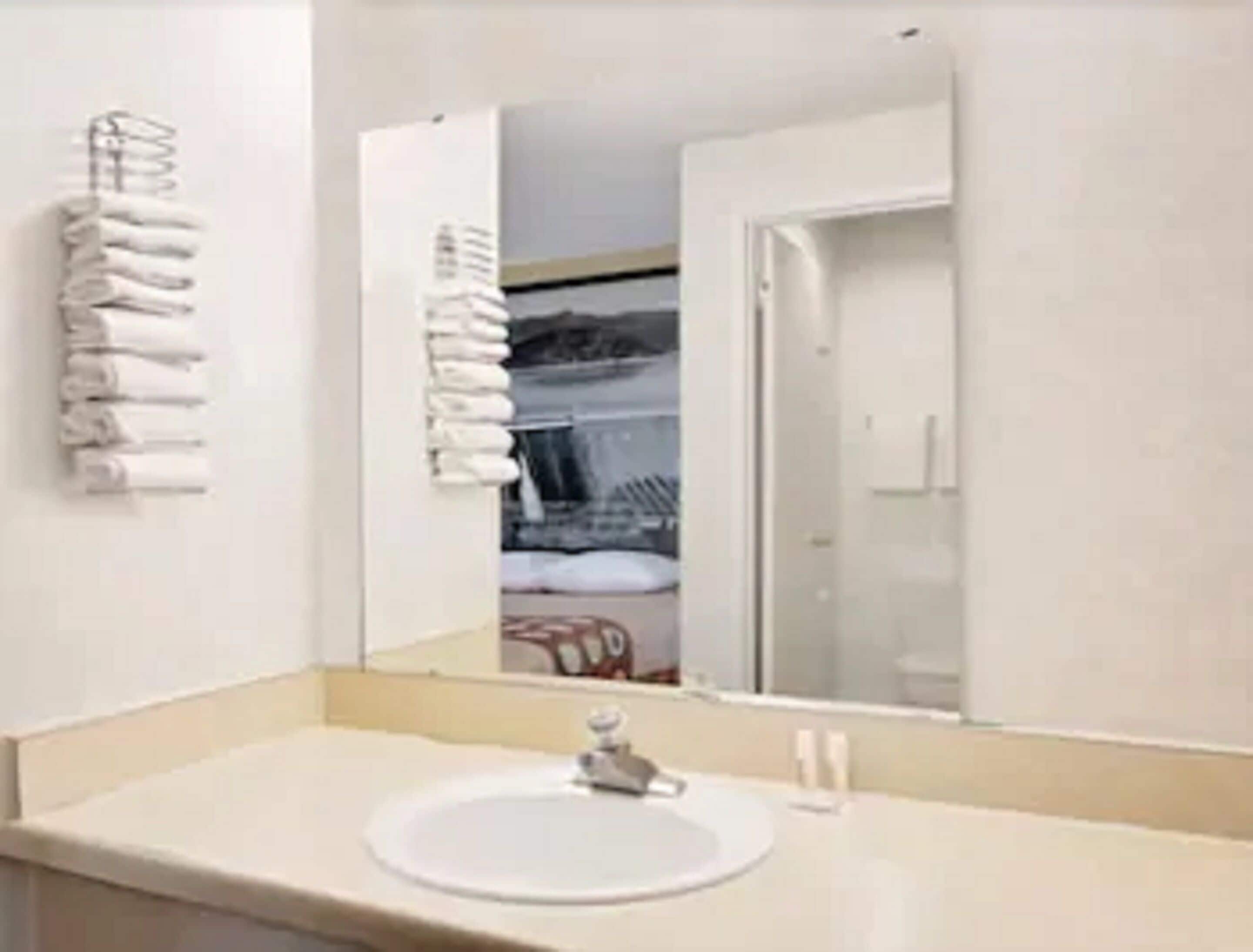 Foto - Super 8 by Wyndham Bishop