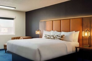 Standard Room, 1 King Bed, Non Smoking | Premium bedding, pillowtop beds, desk, laptop workspace