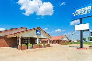 Exterior - Americas Best Value Inn & Suites Siloam Springs (Siloam Springs)