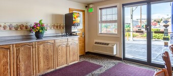 Americas Best Value Inn Burns