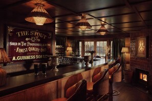 2 restaurants; breakfast, lunch and dinner served  - Crafted at Powdermills (Battle)
