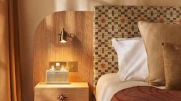 Cosy Room | 1 bedroom, down duvets, desk, blackout curtains