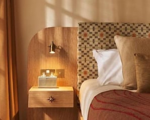 1 bedroom, down duvets, desk, blackout curtains