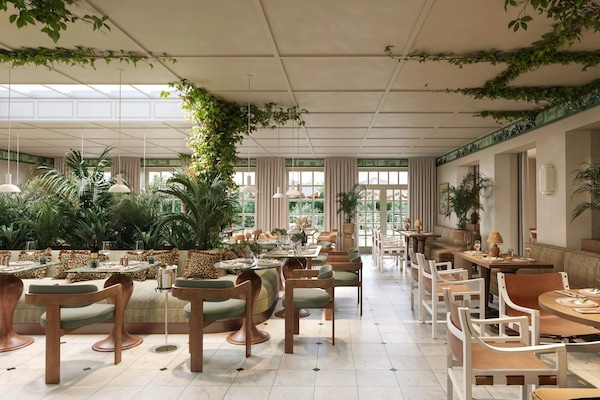 Daily full breakfast (GBP 25 per person)