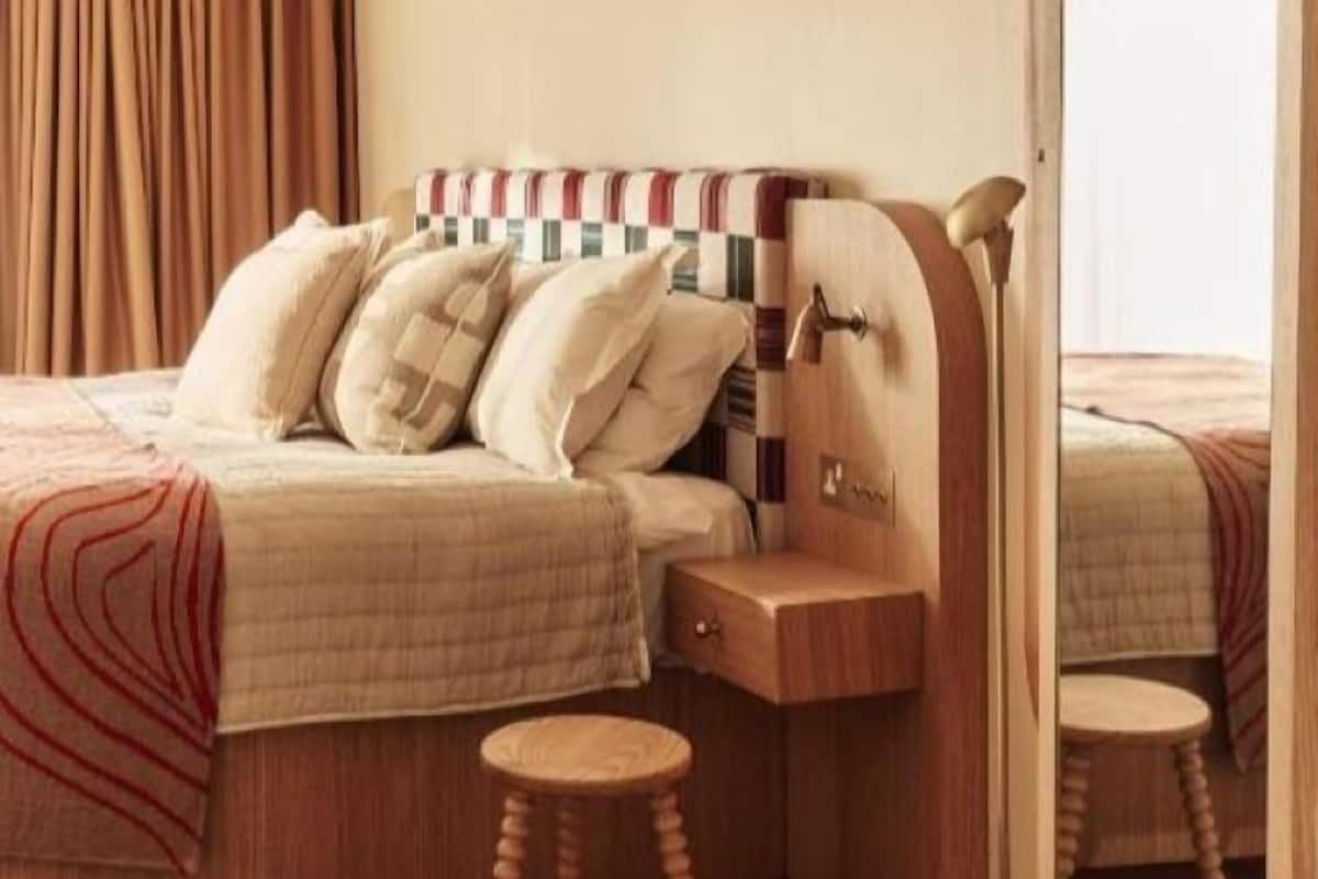 1 bedroom, down duvets, desk, blackout curtains