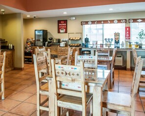 Free daily continental breakfast 