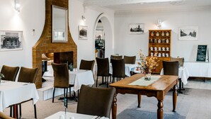 Frokost og middag serveres