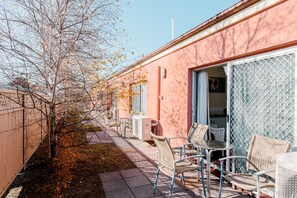 Standaard kamer | Badkamer | Gratis toiletartikelen, een haardroger, handdoeken, zeep