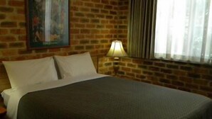 0B | Iron/ironing board - Mahogany Park (Melbourne)