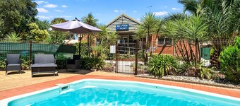 Comfort Inn Coach & Bushmans