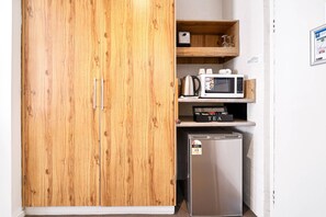 标准房, 多张床, 无烟房 | 隔音、熨斗/熨衣板、免费 WiFi、床单