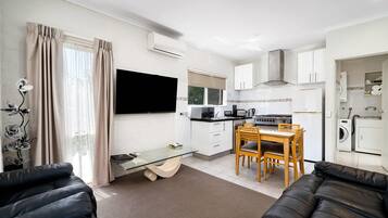 Chambre Standard, plusieurs lits, non-fumeurs | Chambres insonorisées, fer et planche à repasser, Wi-Fi gratuit