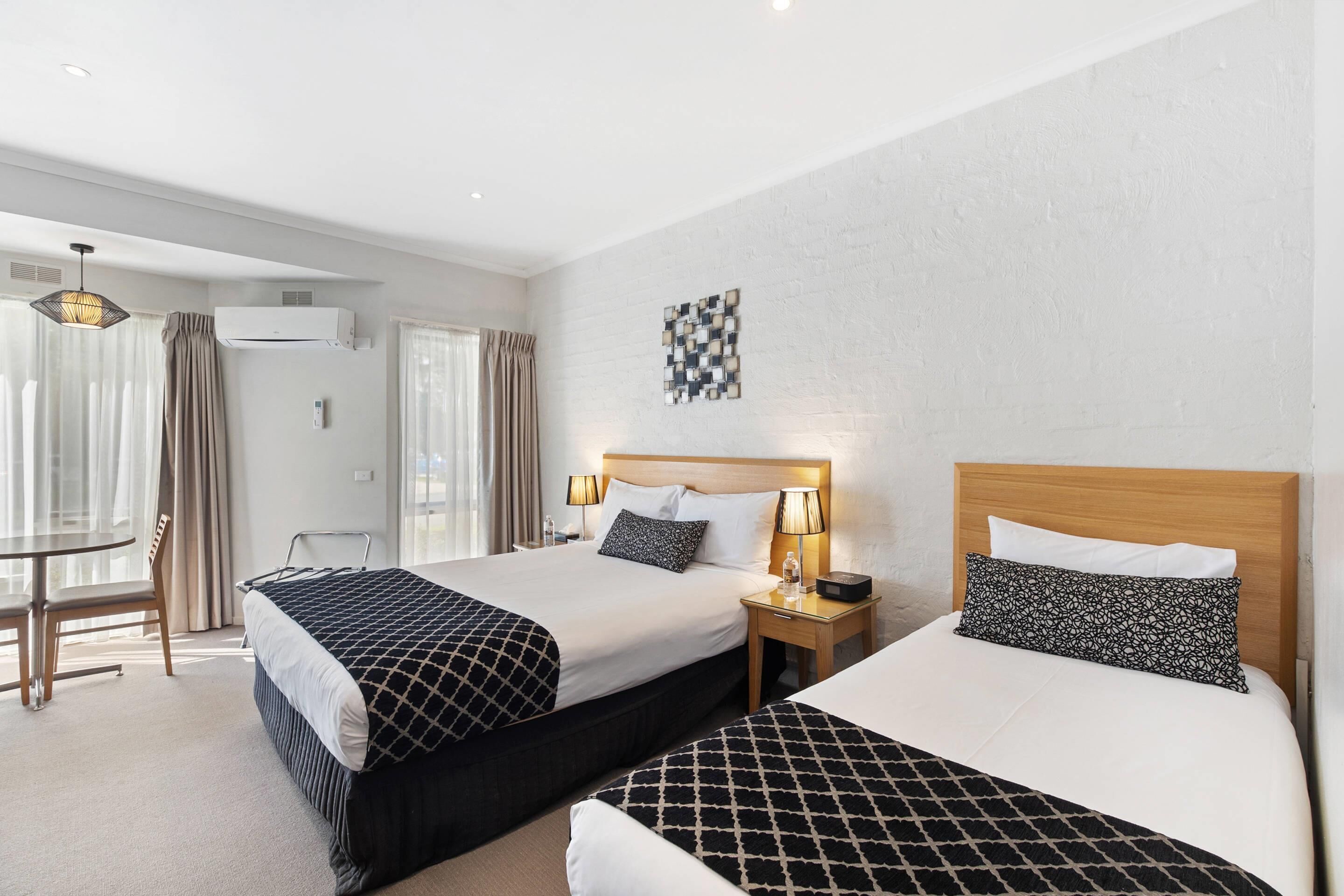 Standard Room, Multiple Beds, Non Smoking