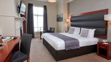 Premium bedding, in-room safe, desk, iron/ironing board