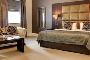 In-room safe, desk, iron/ironing board, free WiFi