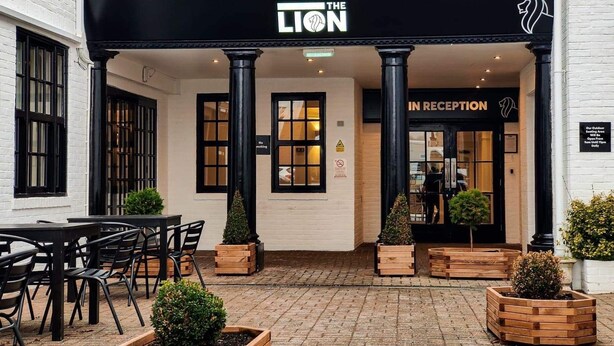 Unclassified image, 1 of 106, button - Lion Hotel (Worksop)