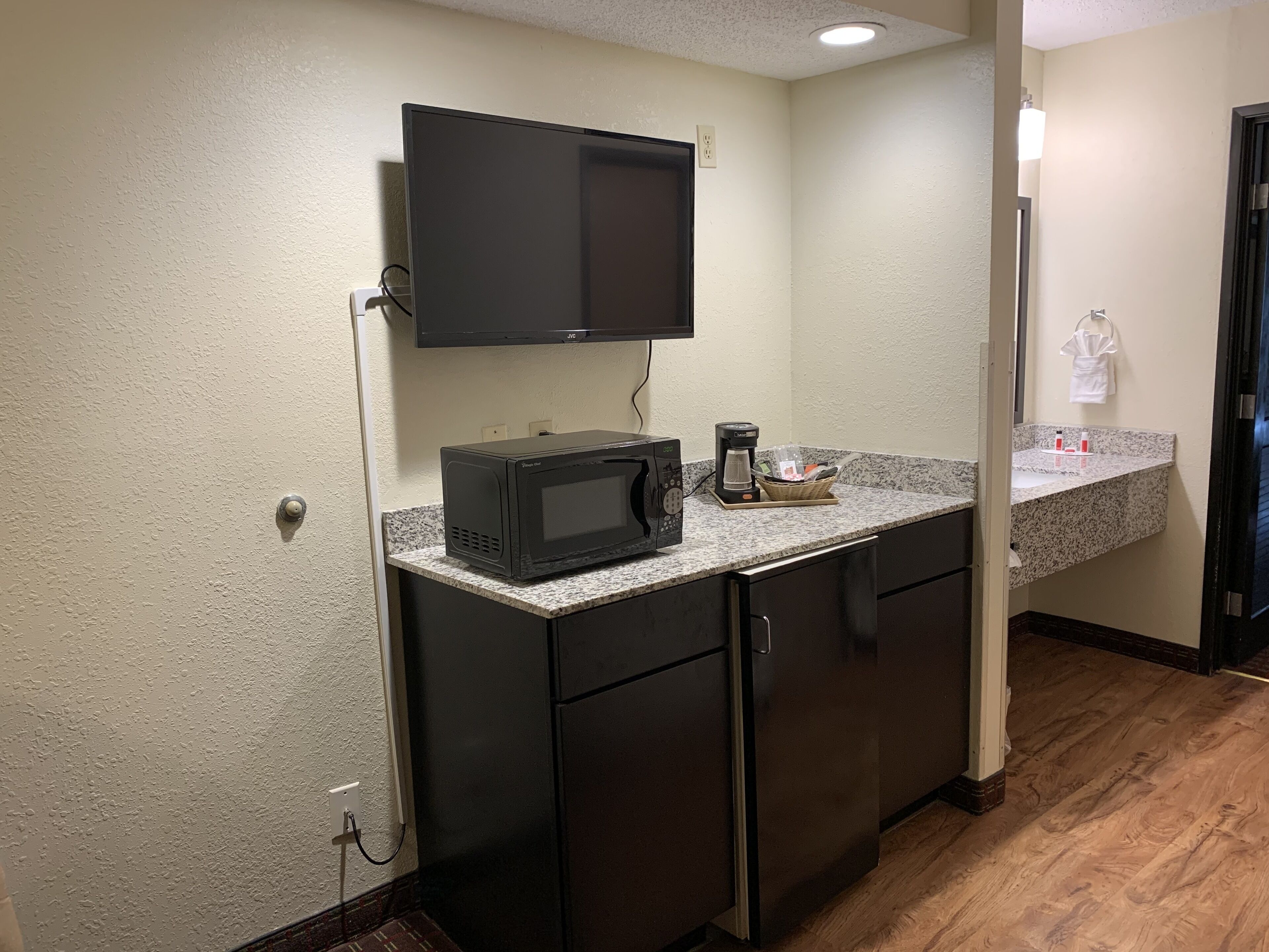 ทีวีจอแบน