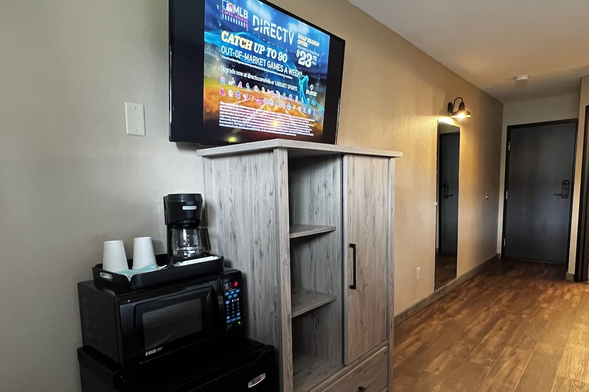 50-inch smart tv with cable channels, tv