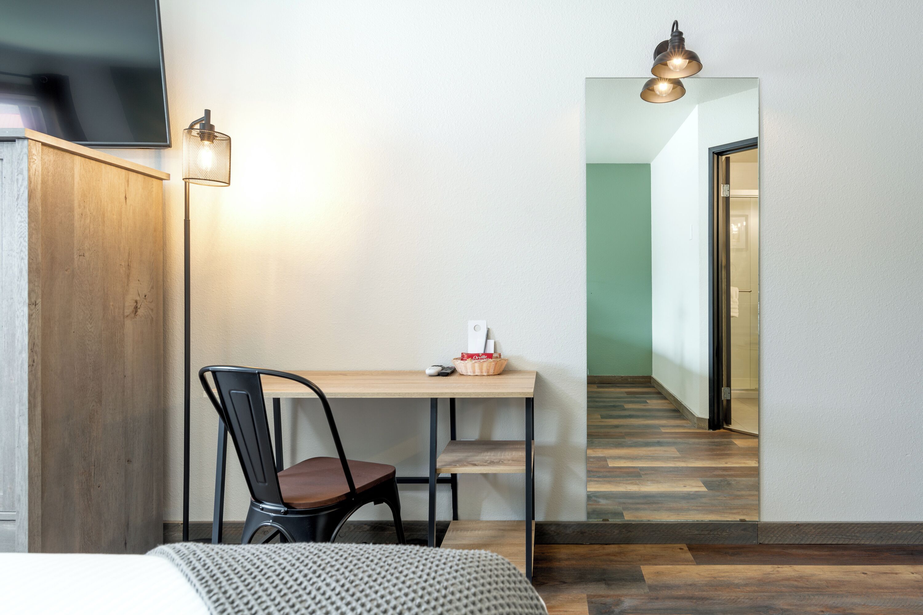 50-inch smart tv with cable channels, tv