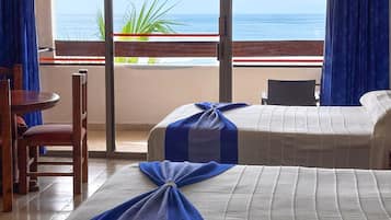 Suite estudio, cocina básica | Vistas al mar