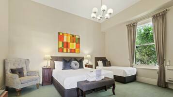 Deluxe King Twin | In-room safe, iron/ironing board, free WiFi, bed sheets