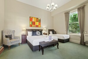 Deluxe King Twin | In-room safe, iron/ironing board, free WiFi, bed sheets