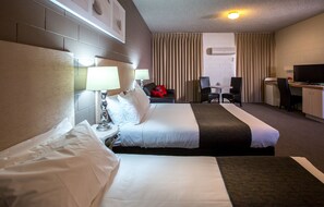 Standard Suite (1 Queen Bed & 1 Twin Bed) | Blackout drapes, soundproofing, iron/ironing board, free WiFi