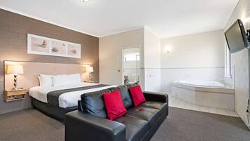 Blackout curtains, soundproofing, iron/ironing board, free WiFi