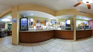 Petit déjeuner buffet compris