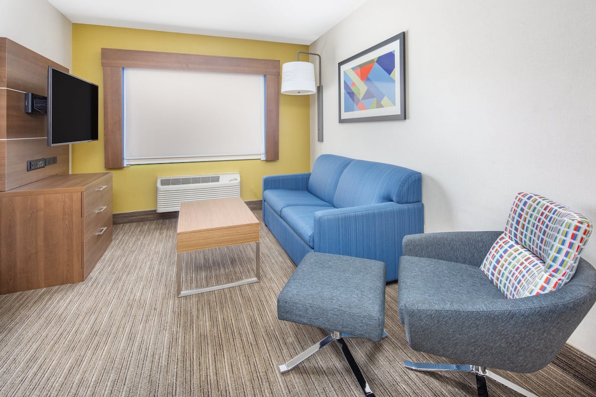 Suite, 1 Bedroom | In-room safe, desk, iron/ironing board, cribs (free)