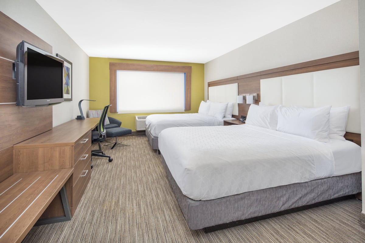 Suite, 2 Queen Beds