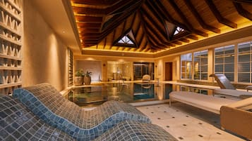 Sauna, kropsbehandlinger, hydroterapi, aromaterapi, hot stone-massage