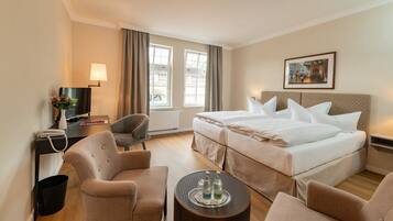 Superior Double Room | Hypo-allergenic bedding available, in-room safe, WiFi (free), bed sheets