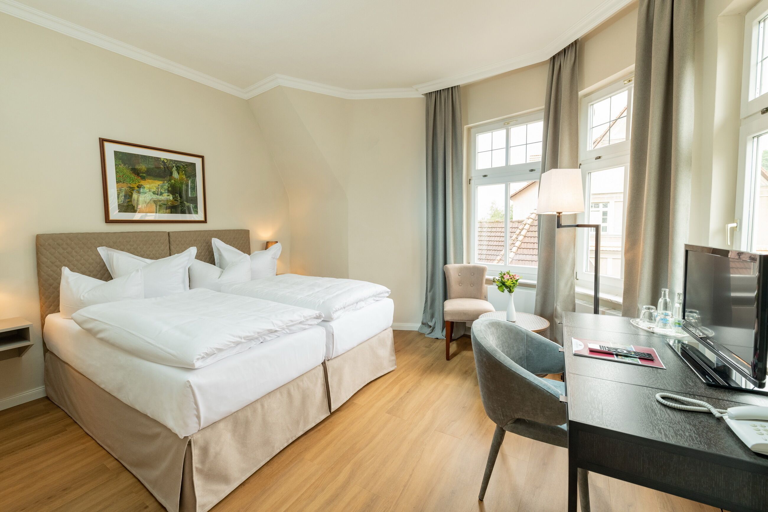 superior double room | hypo-allergenic bedding, in-room safe, desk, free wifi