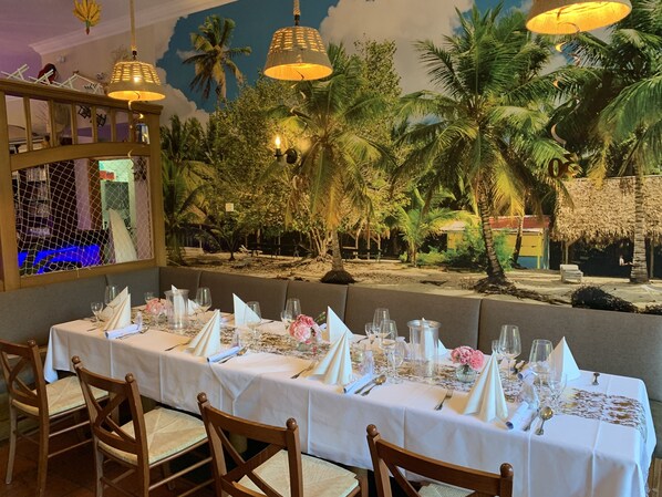 供應晚餐，地區料理