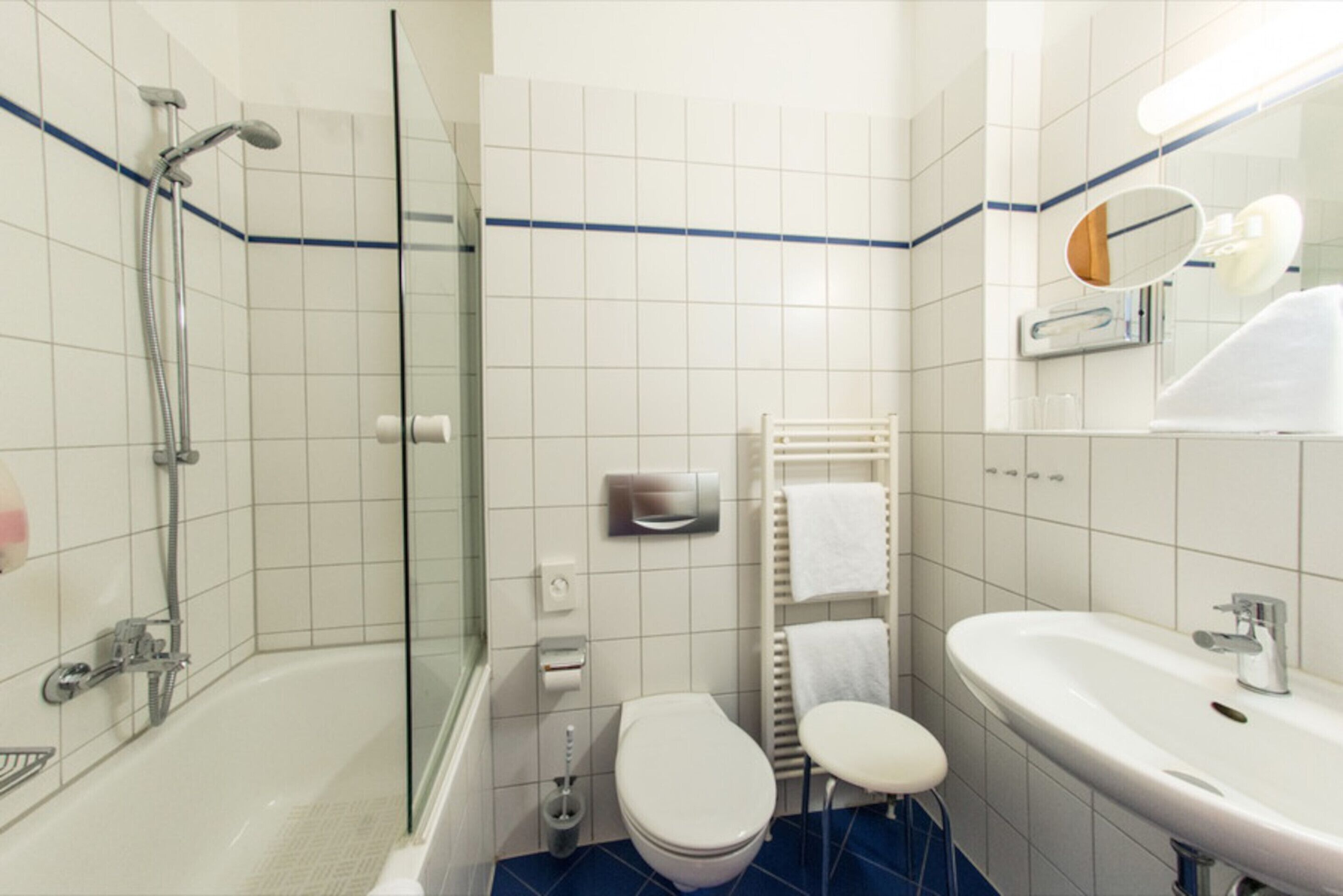 superior double room | bathroom | free toiletries, hair dryer, towels
