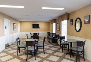 Breakfast area - Quality Inn Carrollton Medical Center (Carrollton)