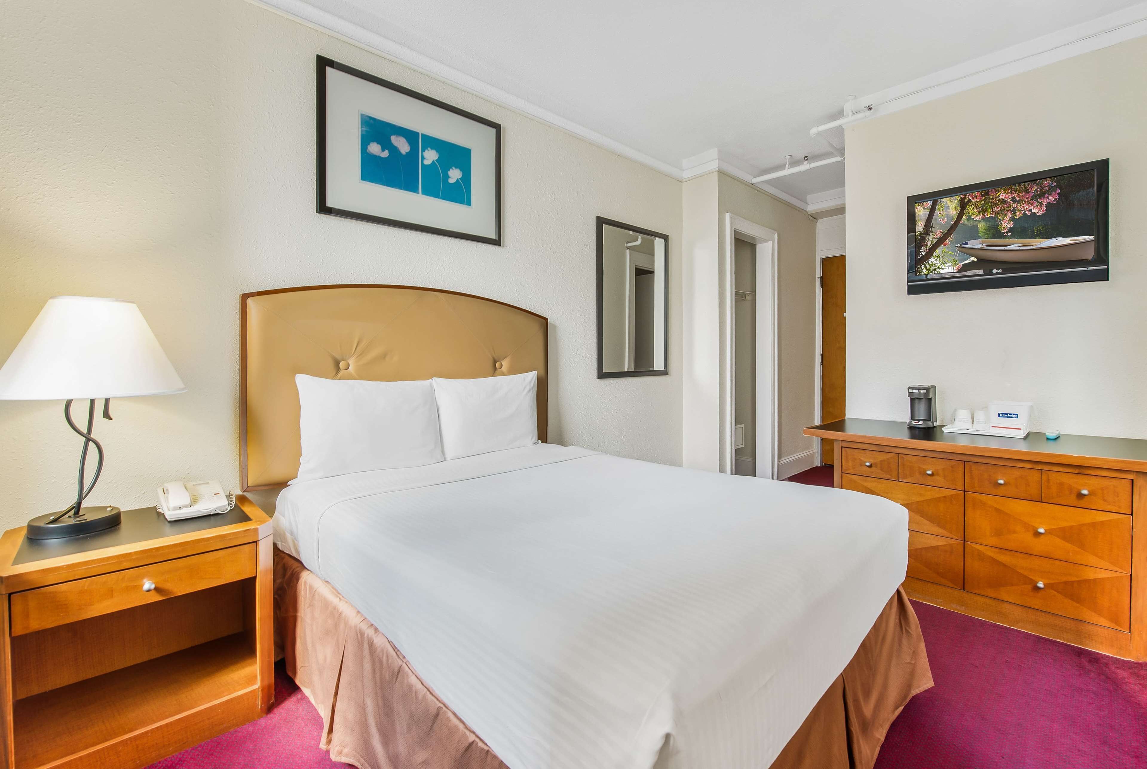 Photo - Travelodge by Wyndham Downtown Chicago