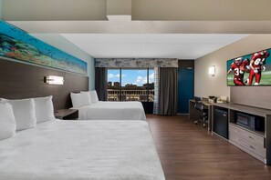 ห้องพรีเมียม, เตียงใหญ่ 2 เตียง, เห็นวิวมหาสมุทรบางส่วน (Upgraded Bedding,Snack Box,Smoke Free) | โต๊ะทำงาน, พื้นที่ทำงานแบบใช้แล็ปท็อป, ผ้าม่านกันแสง,   เตารีด/โต๊ะรีดผ้า
